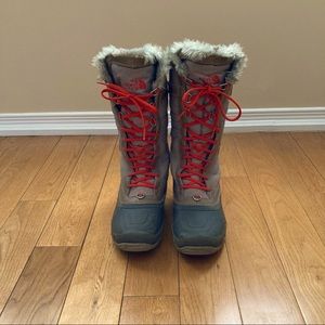 The North Face Shellista Mid waterproof women’s winter boots Size 7